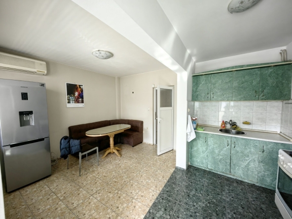 Тристаен апартамент в Плевен, Сторгозия - 102 кв.м за 2229 €/кв.м - Снимка #1