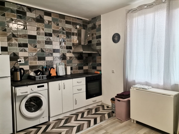 Дава се под наем Тристаен апартамент в Созопол - 60 кв.м за 997.05 € - Снимка #1