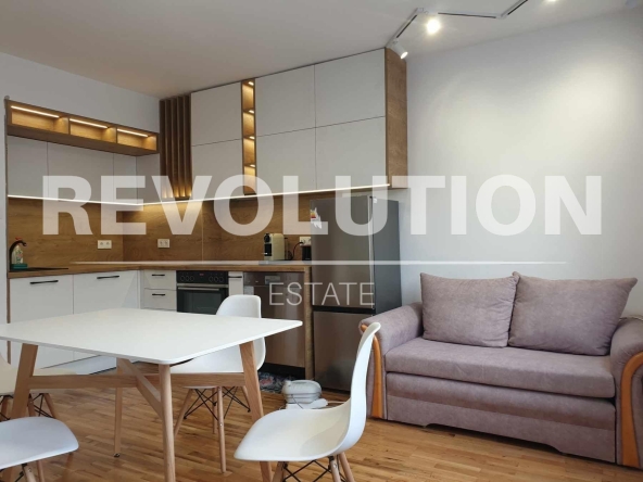 Дава се под наем Двустаен апартамент в Варна, Лятно кино Тракия - 60 кв.м за 548.25 € - Снимка #1