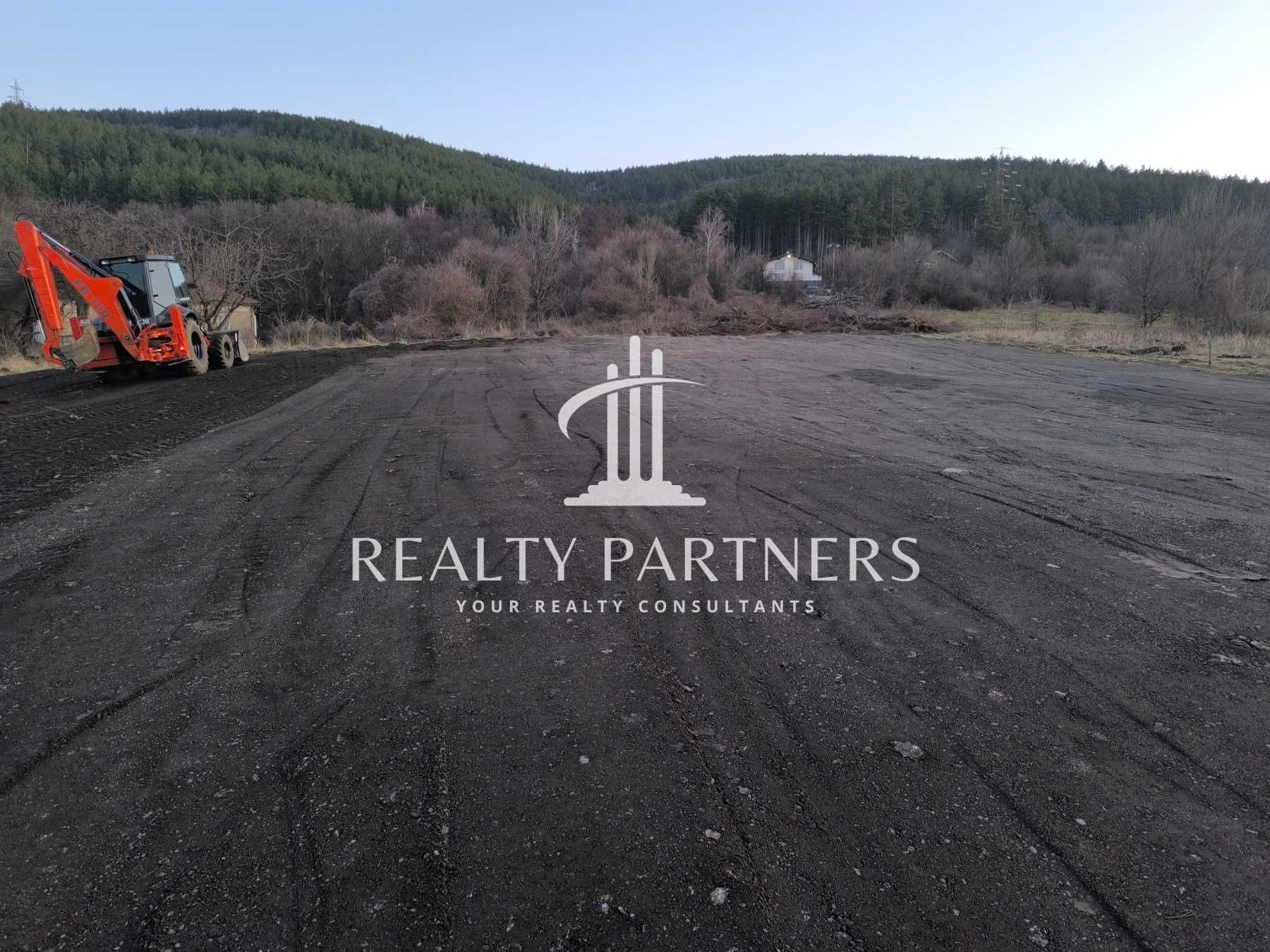 Дава се под наем Парцел в Перник, Калкас - 500 кв.м за 248.88 € - Снимка #1