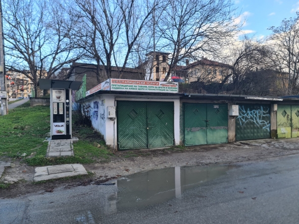 Дава се под наем Гараж / Паркомясто в Велико Търново, Център - 19 кв.м за 102 € - Снимка #1