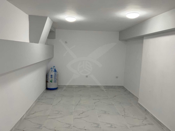 Магазин в Пловдив, Изгрев - 100 кв.м за 383 €/кв.м - Снимка #1