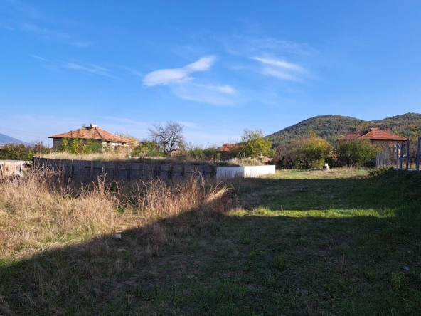 Парцел в с. Бузовград, Област Стара Загора - 900 кв.м за 40 €/кв.м - Снимка #1