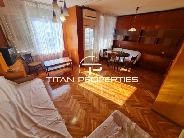 Дава се под наем Тристаен апартамент в Бургас, Център - 76 кв.м за 348.84 € - Снимка #1
