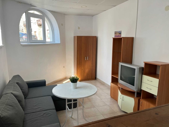 Дава се под наем Тристаен апартамент в Балчик - 95 кв.м за 418.71 € - Снимка #1