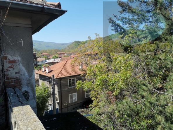 Къща в с. Първенец, Област Пловдив - 664 кв.м за 143 €/кв.м - Снимка #1