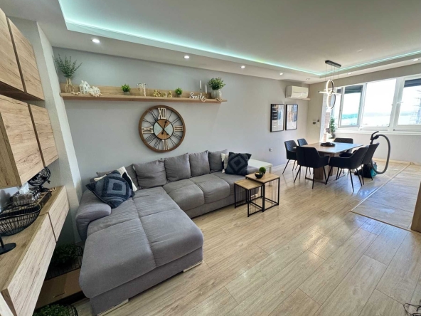 Тристаен апартамент в Бургас, Меден рудник - зона В - 66 кв.м за 1043 €/кв.м - Снимка #1