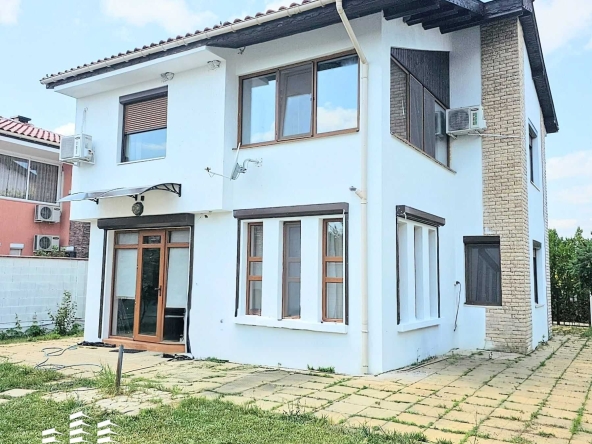 Къща в с. Гюльовца, Област Бургас - 119 кв.м за 1244 €/кв.м - Снимка #1