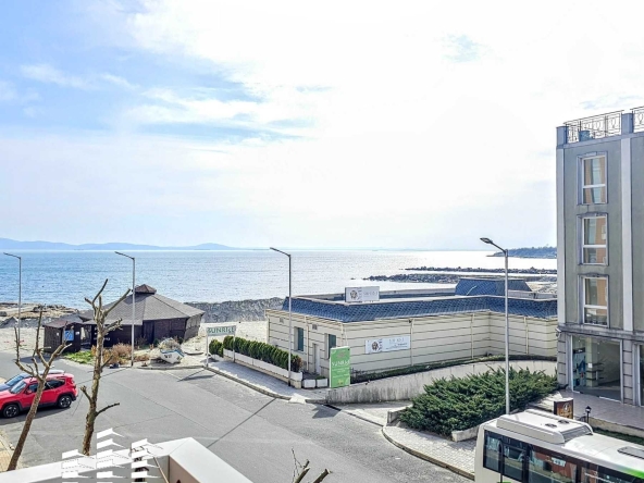 Едностаен апартамент в Поморие - 56 кв.м за 1322 €/кв.м - Снимка #1