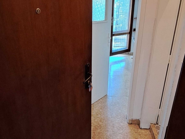 Дава се под наем Едностаен апартамент в Пловдив, Център - 18 кв.м за 204 € - Снимка #1