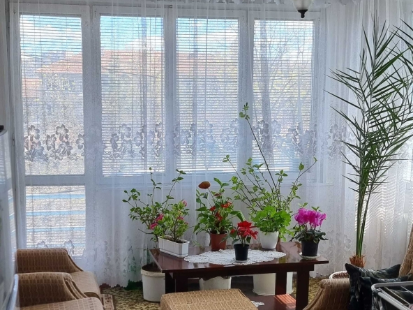 Двустаен апартамент в Разград, Бели Лом - 75 кв.м за 1224 €/кв.м - Снимка #1