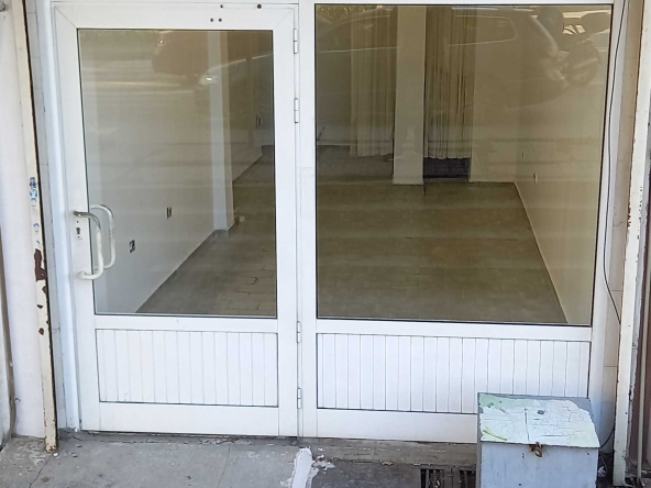 Дава се под наем Магазин в Варна, Младост 2 - 30 кв.м за 382.5 € - Снимка #1