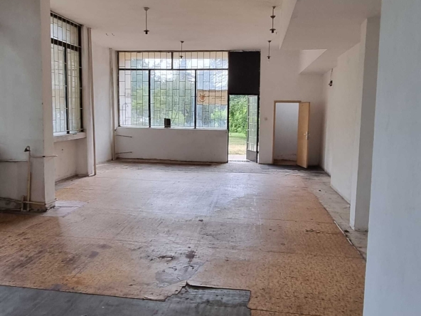 Дава се под наем Магазин в Разград, Васил Левски - 100 кв.м за 459 € - Снимка #1