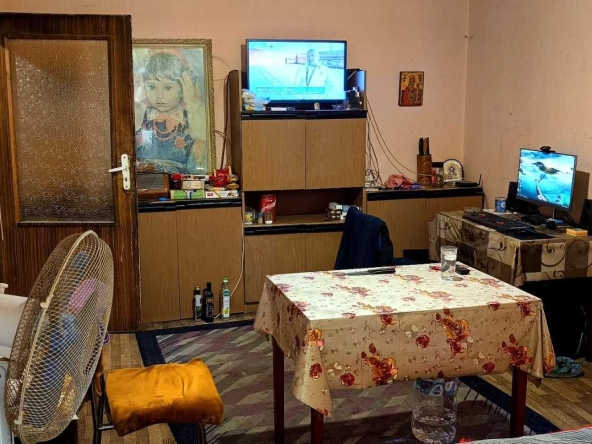 Тристаен апартамент в Стара Загора, Център - 70 кв.м за 1429 €/кв.м - Снимка #1