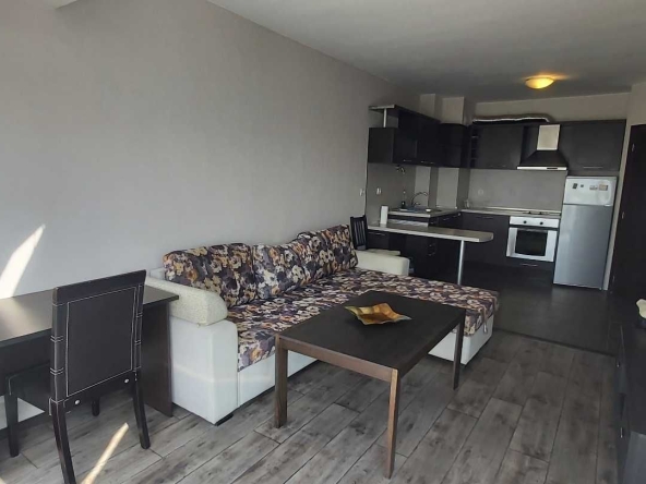 Дава се под наем Двустаен апартамент в Варна, Център - 67 кв.м за 459 € - Снимка #1