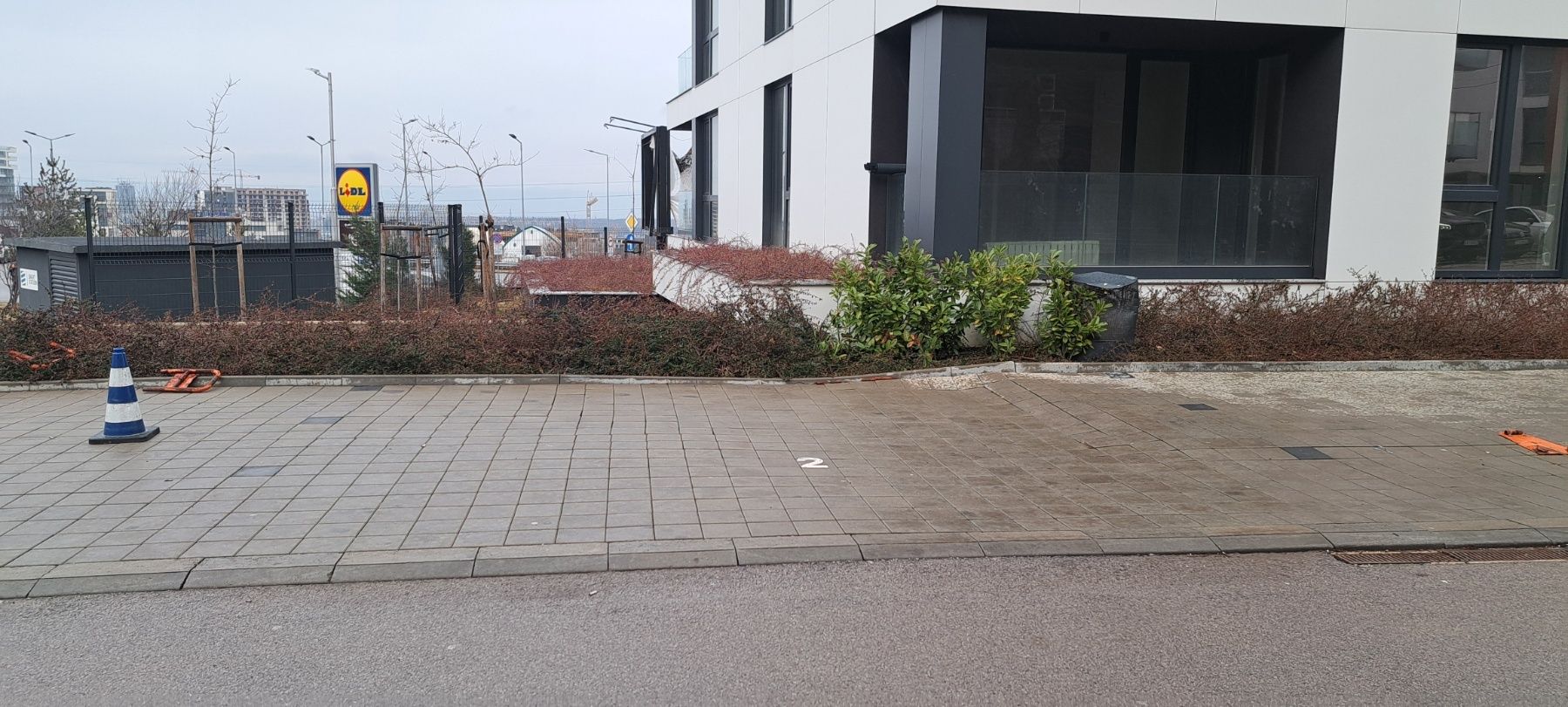 Дава се под наем Гараж / Паркомясто в София, Драгалевци - 14 кв.м за 79.56 € - Снимка #1