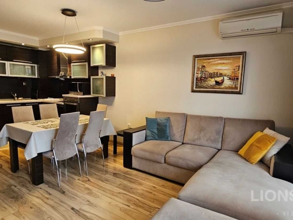 Дава се под наем Тристаен апартамент в Варна, Левски - 95 кв.м за 747.66 € - Снимка #1