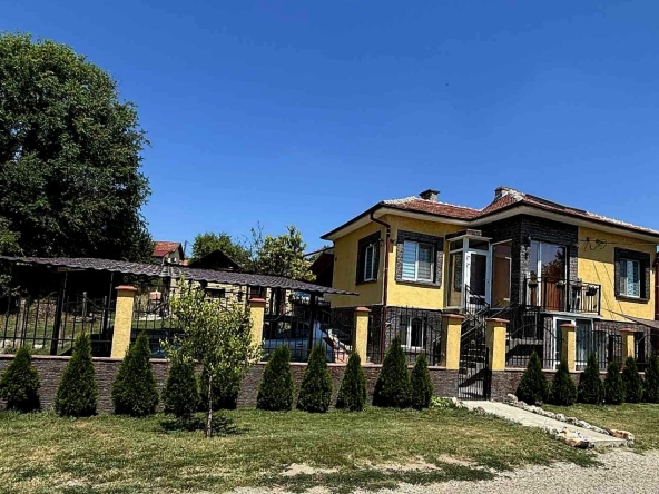 Къща в с. Червена вода, Област Русе - 140 кв.м за 1929 €/кв.м - Снимка #1