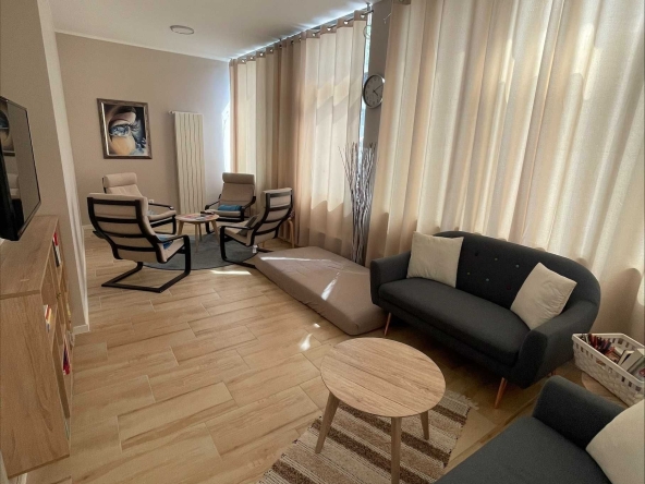 Дава се под наем Офис в София, Красно село - 15 кв.м за 178.5 € - Снимка #1