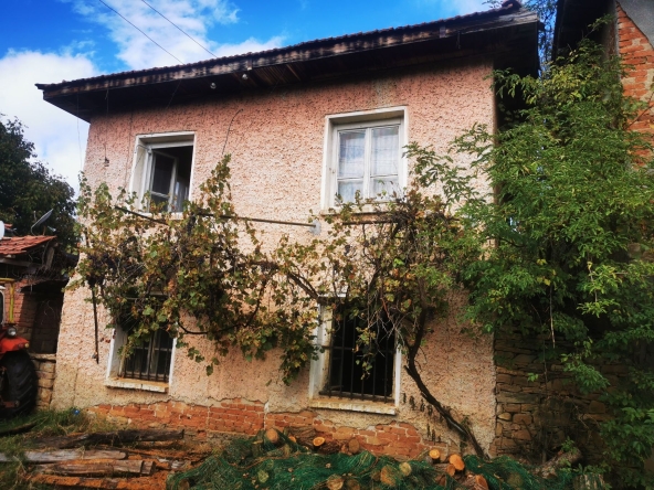 Къща в с. Малиново, Област Ловеч - 100 кв.м за 255 €/кв.м - Снимка #1