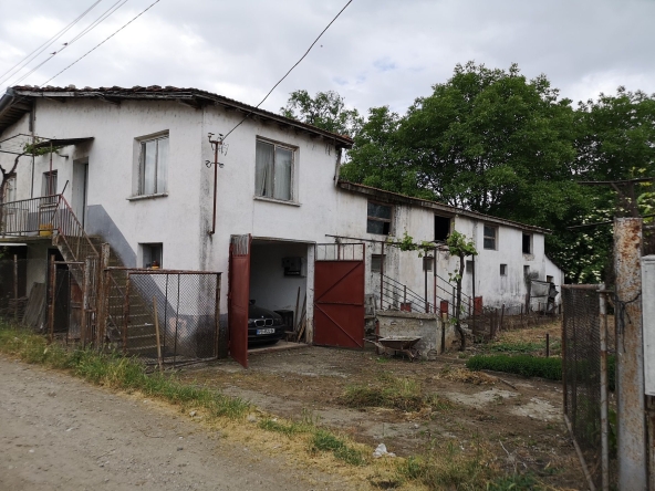 Промишлена сграда в Пловдив, Каменица 1 - 430 кв.м за 100 €/кв.м - Снимка #1