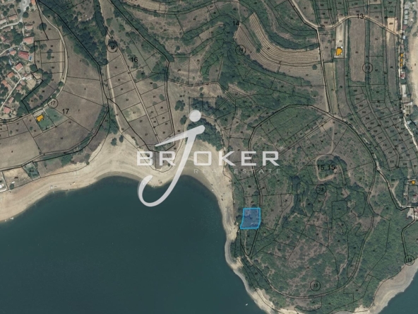 Парцел в с. Гняздово, Област Кърджали - 1400 кв.м за 31 €/кв.м - Снимка #1