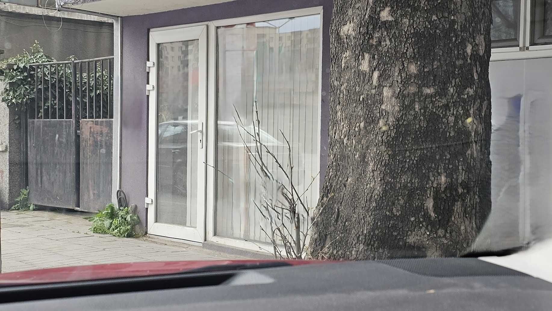 Дава се под наем Магазин в Пловдив, Въстанически - 45 кв.м за 298.86 € - Снимка #1