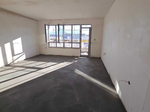 Тристаен апартамент в Пловдив, Остромила - 122 кв.м за 590 €/кв.м - Снимка #1