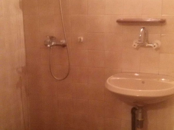 Дава се под наем Двустаен апартамент в Варна, Левски - 78 кв.м за 408 € - Снимка #1