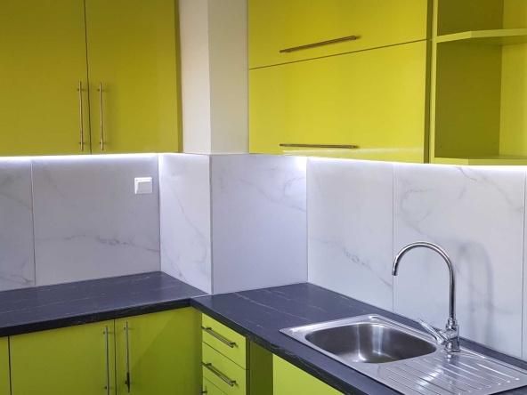 Дава се под наем Двустаен апартамент в Варна, Бизнес хотел - 64 кв.м за 338.64 € - Снимка #1