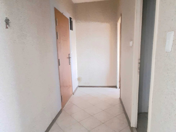 Дава се под наем Двустаен апартамент в Търговище, Център - 50 кв.м за 45390 € - Снимка #1