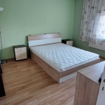Дава се под наем Тристаен апартамент в Добрич, Кралска зона - 60 кв.м за 306 € - Снимка #1