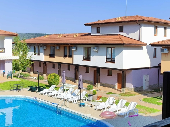 Тристаен апартамент в с. Рогачево, Област Добрич - 64 кв.м за 1282 €/кв.м - Снимка #1