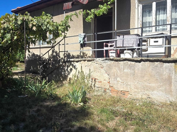 Къща в с. Студена, Област Перник - 80 кв.м за 1000 €/кв.м - Снимка #1