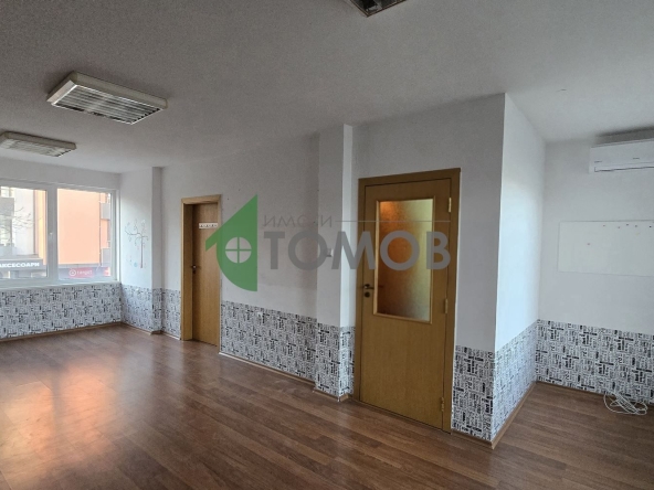 Дава се под наем Офис в Стара Загора, Център - 54 кв.м за 448.8 € - Снимка #1
