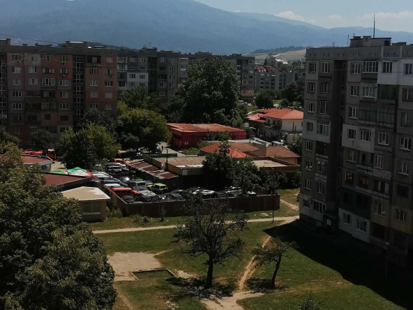 Двустаен апартамент в Перник, Проучване - 70 кв.м за 806 €/кв.м - Снимка #1