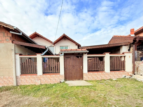 Къща в Луковит - 75 кв.м за 667 €/кв.м - Снимка #1