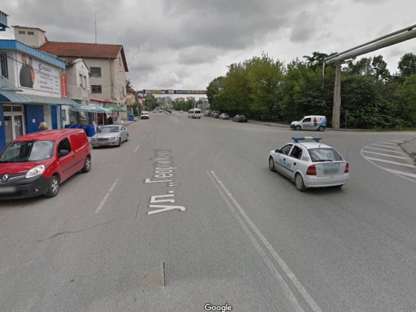 Дава се под наем Склад в Плевен, Идеален център - 100 кв.м за 255 € - Снимка #1