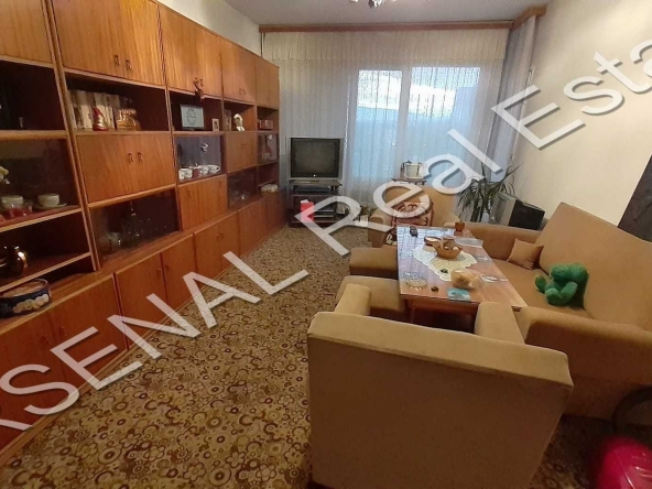 Дава се под наем Тристаен апартамент в София, Света Троица - 90 кв.м за 400 € - Снимка #1