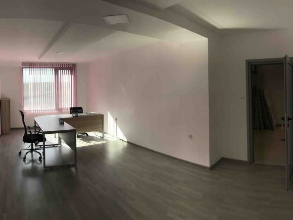 Дава се под наем Офис в Пловдив, Индустриална зона - Север - 30 кв.м за 149.43 € - Снимка #1
