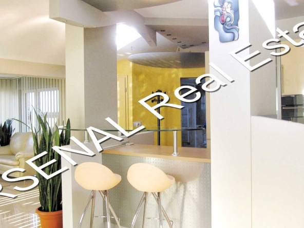 Дава се под наем Тристаен апартамент в София, Студентски град - 196 кв.м за 800 € - Снимка #1