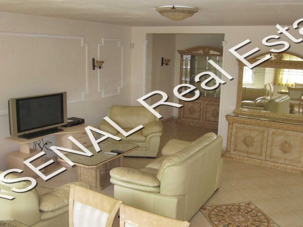 Дава се под наем Тристаен апартамент в София, Център - 170 кв.м за 1400 € - Снимка #1