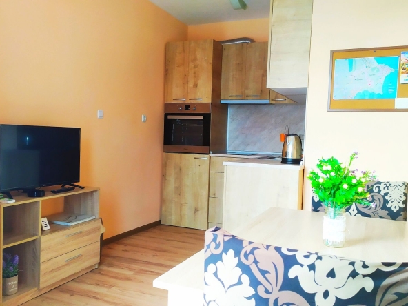 Дава се под наем Тристаен апартамент в Несебър - 85 кв.м за 316.2 € - Снимка #1