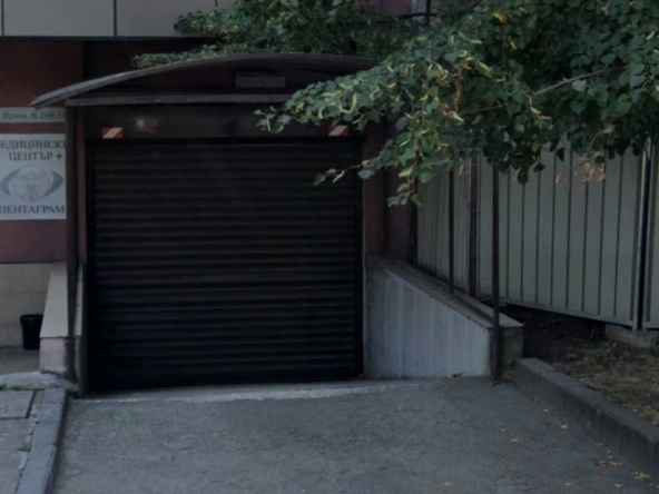 Дава се под наем Гараж / Паркомясто в София, Зона Б-18 - 16 кв.м за 99.45 € - Снимка #1