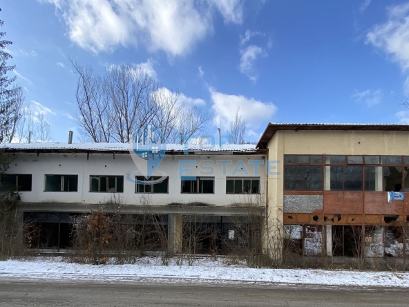 Хотел в с. Соколово, Област Габрово - 1750 кв.м за 69 €/кв.м - Снимка #1