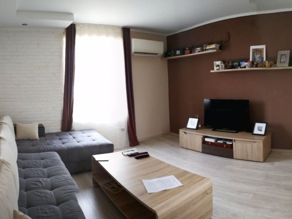 Дава се под наем Къща в Търговище, Въбел - 90 кв.м за 51 € - Снимка #1