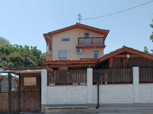 Къща в с. Борци, Област Шумен - 240 кв.м за 489 €/кв.м - Снимка #1