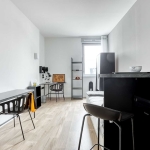 Дава се под наем Едностаен апартамент в Пловдив, Център - 27 кв.м за 102 € - Снимка #1