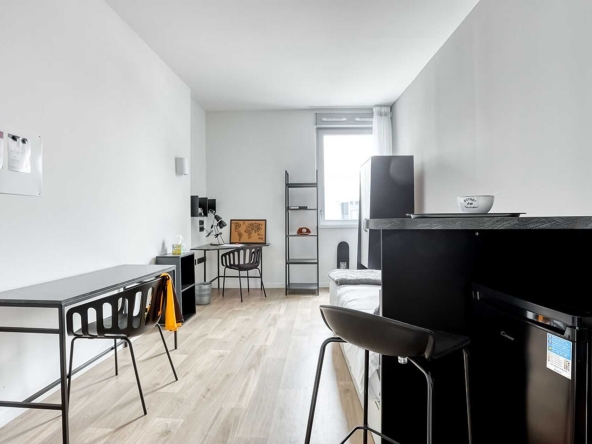 Дава се под наем Едностаен апартамент в Пловдив, Център - 27 кв.м за 102 € - Снимка #1