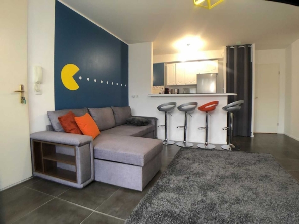 Дава се под наем Двустаен апартамент в Пловдив, Гагарин - 60 кв.м за 229.5 € - Снимка #1